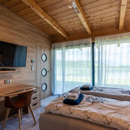 Marina Liptov Pri Liptovskej Mare Hotel Bobrovnik Kültér fotó
